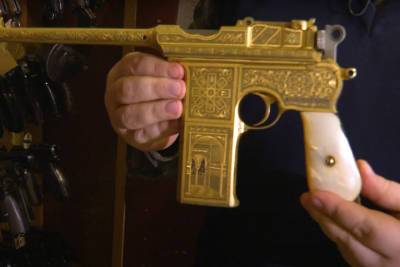 Жители Тверской области могут узнать историю о золотом пистолете