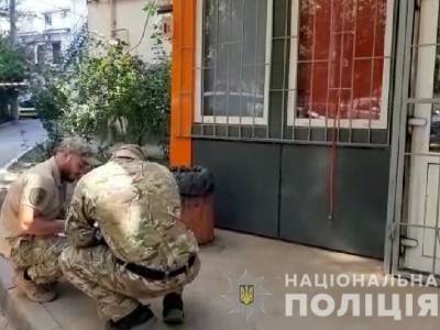 В Одессе мужчина во время урока угрожал учителю гранатой. Она оказалась без взрывчатого вещества