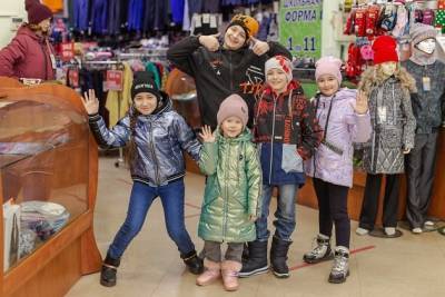 Новая коллекция детских курток, шапок и толстовок поступила в отдел «Для самых главных»