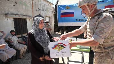 Российские военные доставили гуманитарную помощь жителям сирийской провинции Дераа