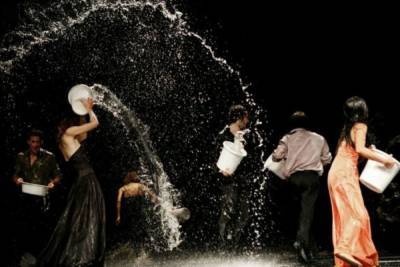 Танцевальный спектакль Пины Бауш «Полнолуние» впервые поставят на петербургской сцене