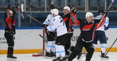 Хоккеисты-любители из Москвы и Тюмени открывают 11-й сезон Ночной хоккейной лиги