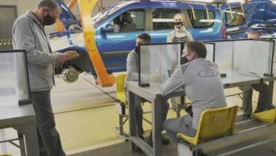 Николя Мор - «АвтоВАЗ» во время простоя выплатит сотрудникам по 5 тысяч рублей - newsland.com - Тольятти