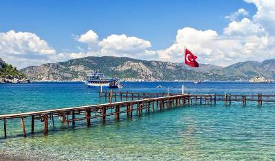 Турция отказалась принимать туристов, вакцинированных «ЭпиВакКороной» и «КовиВаком»