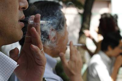 Японский гигант запретил сотрудникам курить дома
