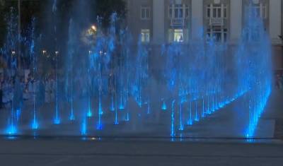 В Уфе запустили светомузыкальный «сухой» фонтан на Советской площади