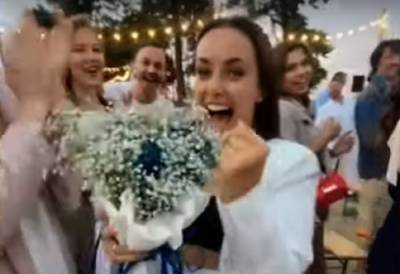 У Мишиной на свадьбе пытались вырвать букет невесты, появилось видео: "Отдай!"