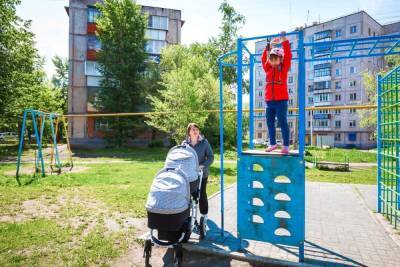 В Челябинской области родители дошкольников получат стопроцентную оплату больничного по уходу за детьми