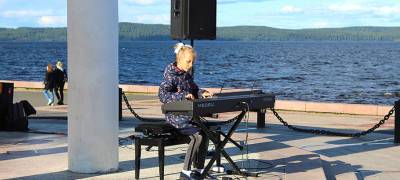 Юные музыканты подарили горожанам праздник на набережной Петрозаводска
