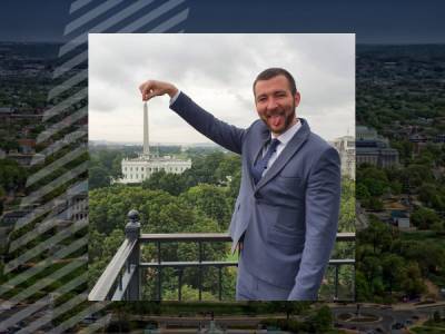 Речник Зеленського Никифоров зробив жартівливе фото на тлі Монумента Вашингтона. Що з ним не так?