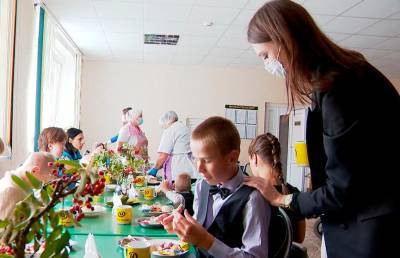 Дневник «Мисс Беларусь»: участницы посетили детский интернат и организовали творческий вечер