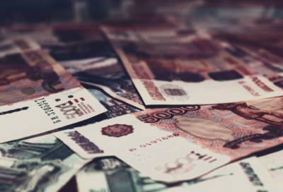 В Гатчинском районе пожилая женщина похитила деньги у пенсионерки