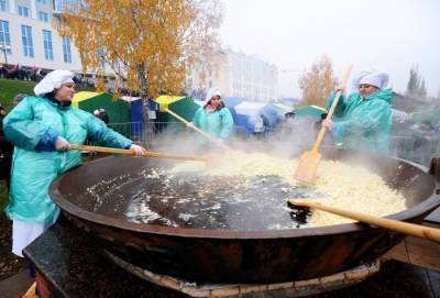 Около 200 кг рыбы пожарят на огромной сковороде на гастрономическом фестивале в Кургане - interfax-russia.ru - Курган