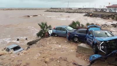 Разрушительное наводнение в Испании попало на видео