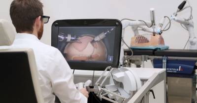 Виртуозы своего дела: инженеры показали, на что способны роботы-хирурги (видео)