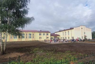 В Хмельницкой области заработала школа, которую строили 32 года