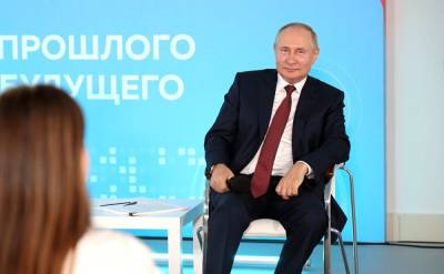 В Кремле «не согласны» с директором, попенявшем на наглость ученика, поправившего Путина