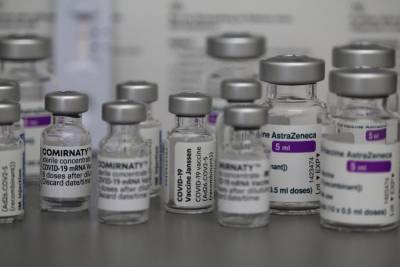 Moderna против Pfizer: ученые обнаружили, какая вакцина против коронавируса вызывает больше антител