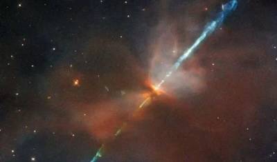 Лазерный меч в сердце: телескоп «Хаббл» запечатлел редкий космический феномен