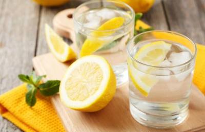 Как правильно пить воду с лимоном: эксперт раскрывает секрет - pupolita.ru - Испания