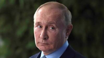 Путин назвал недостаточным количество мер поддержки семей с детьми в России