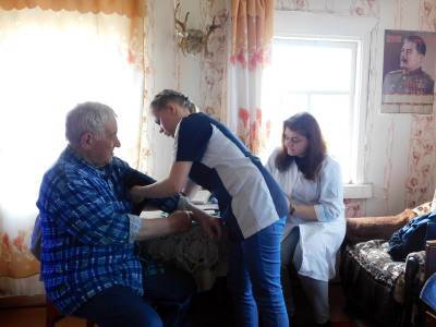 В Коми благодаря нацпроекту "Демография" пожилых жителей из глубинки возят на медосмотры