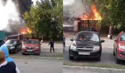 В Тюмени на улице Восстания сгорел частный дом