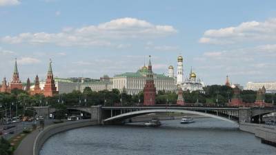 В Кремле прокомментировали военную помощь США Украине и мира