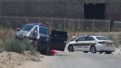 В свадебной машине на севере Израиля обнаружены автомат Калашникова и другое оружие