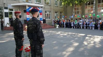 В День знаний к ульяновским школьникам пришли в гости офицеры СОБРа