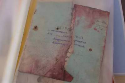 В Саратове при ремонте татарской гимназии обнаружили старинные документы