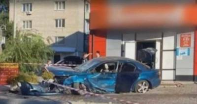Даже не тормозила: в Кировоградской области авто снесло мать троих детей на тротуаре и остановилось в стене