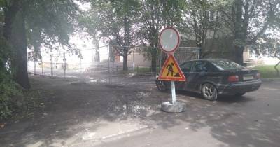 В Калининграде у поликлиники №2 закрыли выезд на Ленпроспект