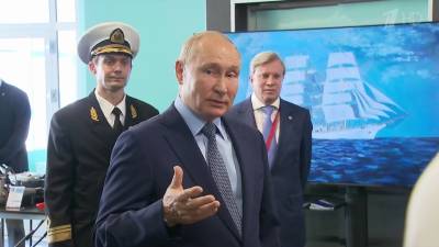 Владимиру Путину во Владивостоке показали учебный центр, в котором готовят экипажи кораблей