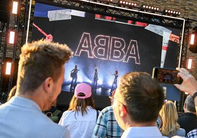 Знаменитая группа ABBA возвращается на сцену после 40-летнего перерыва