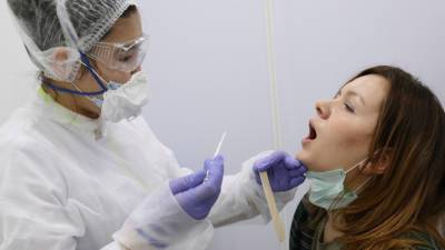 Педиатр посоветовала перед прививкой от гриппа детям сдавать ПЦР-тест