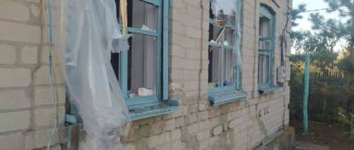 В ходе обстрела под Марьинкой со стороны НВФ повреждены коммуникации электроснабжения и жилые дома (видео)