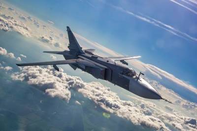 Портал Avia.pro: российские Су-24 нанесли десятки ударов по поддерживаемым Анкарой сирийским боевикам в районе границы с Турцией - argumenti.ru - Россия - Сирия - Турция - Анкара
