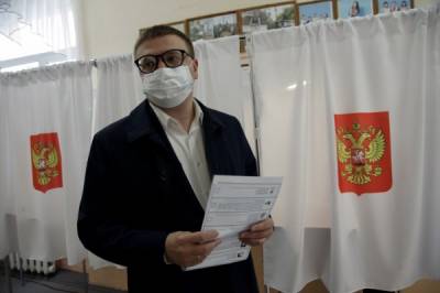 Алексей Текслер проголосовал на выборах в Госдуму