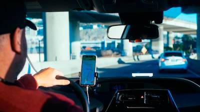 Суд в Нидерландах признал таксистов Uber наемными работниками