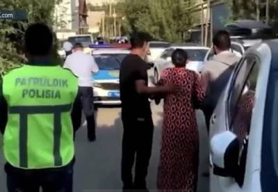 В Алма-Ате мужчина открыл огонь по судебным приставам: пятеро погибших