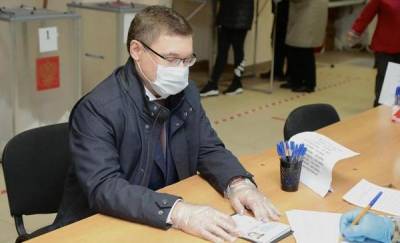 Владимир Якушев проголосовал на избирательном участке в Тюмени