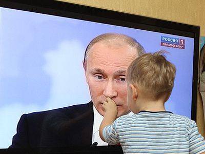 Путин заявил о нескольких десятках заболевших коронавирусом в его окружении