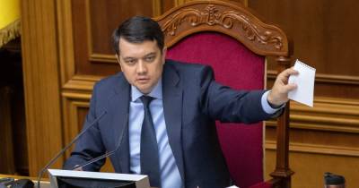 Кабмин могут покинуть 3-4 министра в конце сентября, — Разумков