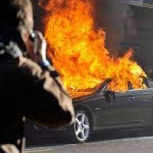 В Запорожье во время движения загорелся автомобиль