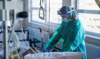 Нужны жесткие ограничения, иначе больницы Латвии не справятся