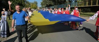 Сохранение исторической памяти, обычаев и традиций: на Луганщине провели этнофестиваль (фото)