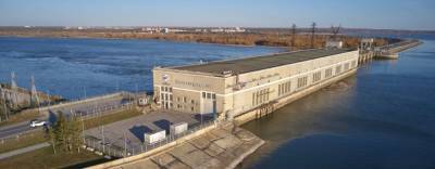 Новосибирская ГЭС уменьшила расход воды до минимальных значений из-за резкого обмеления Оби