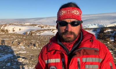 Полярник Антон Иванов проголосовал онлайн из Антарктиды