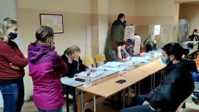 На участке в Петербурге кто-то проголосовал за целую семью